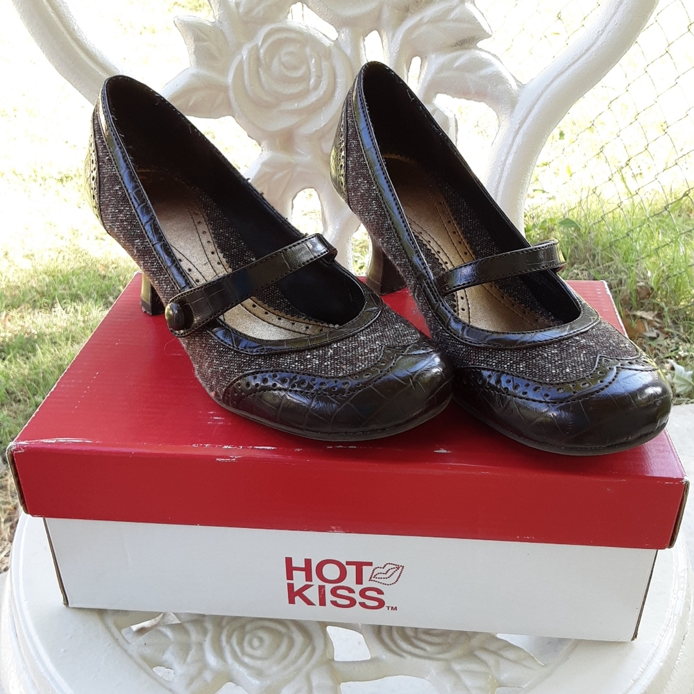 Vintage Style Pumps